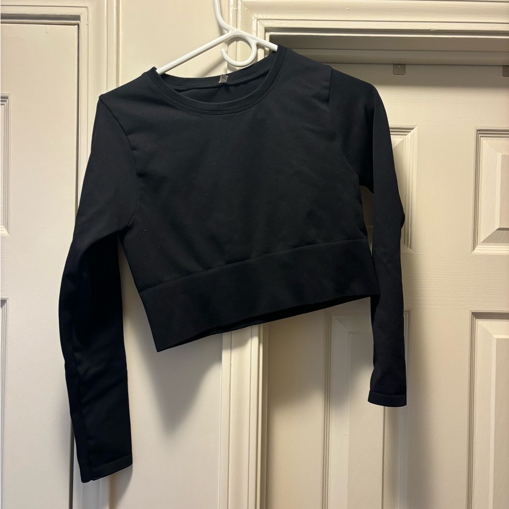 aerie Black Long-Sleeve Cropped Crew Top